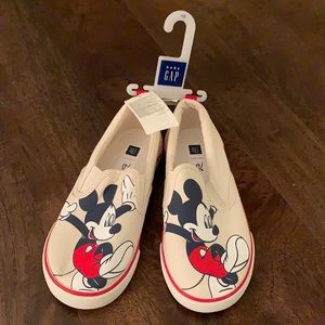 NWT Gap shoes